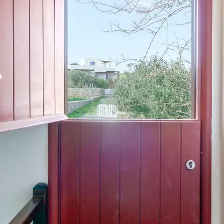 펜션 Ourania Near Naousa Close To The Beach