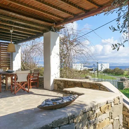 Ourania Near Naousa Close To The Beach 펜션 *
